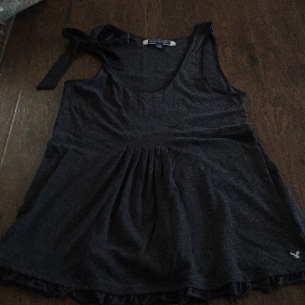 Dressy tank top with a bow on the shoulder